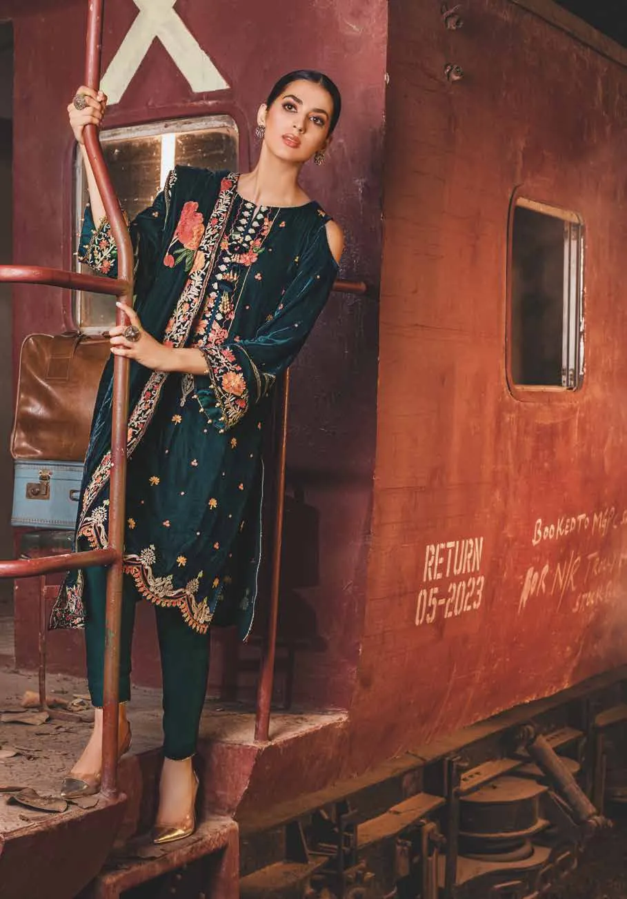 Gul Ahmed Winter Collection 2021 · 3 PC Premium Velvet Suit with Velvet Dupatta – WV-12008